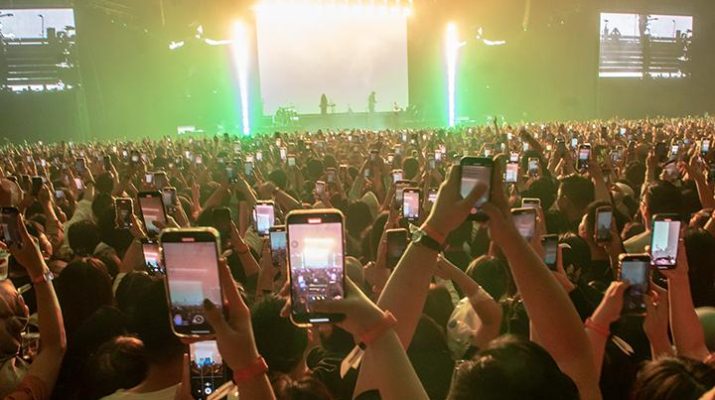 Konser Personal di Kepala Anda: Masa Depan Musik Spatial Audio yang Beradaptasi dengan Detak Jantung dan Suasana Hati